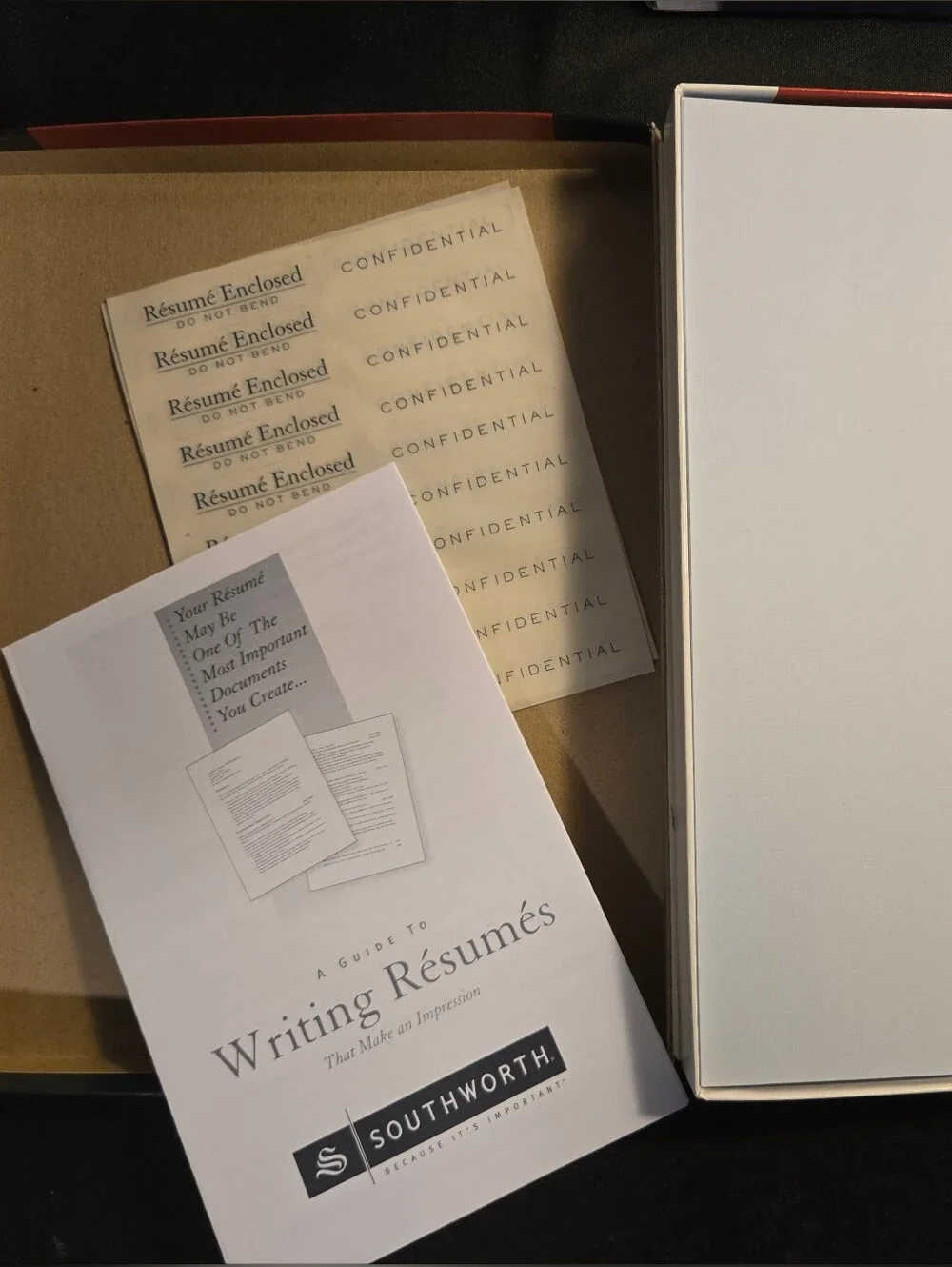 Southworth Connoisseur Collection Linen Résumé Paper + Mailing Envelopes